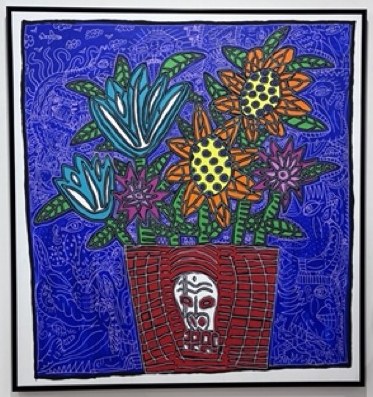 Robert Combas 的绘画：蓝色背景上，红色骷髅装饰花瓶里插着橙色、青色和紫色的花