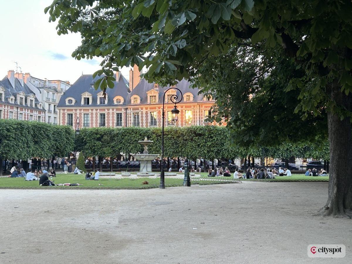 Le Marais: Vom trockengelegten Sumpf zur vornehmsten Adresse von Paris