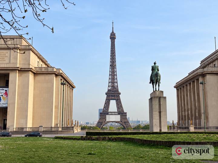 Der Eiffelturm — vom Trocadéro aus gesehen
