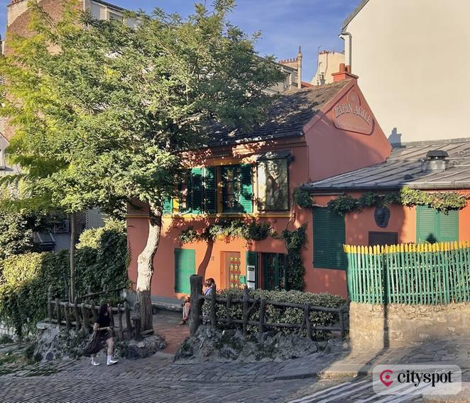 Au Lapin Agile — das historische Kabarett in der Rue des Saules, Montmartre